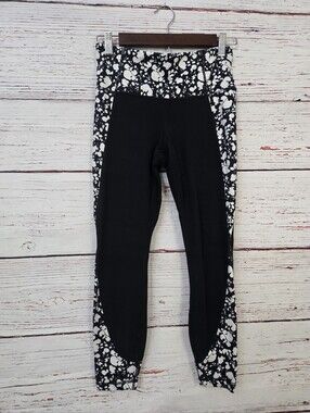 Athleta Capri Leggings Black White Printed Workout Pants Size Small